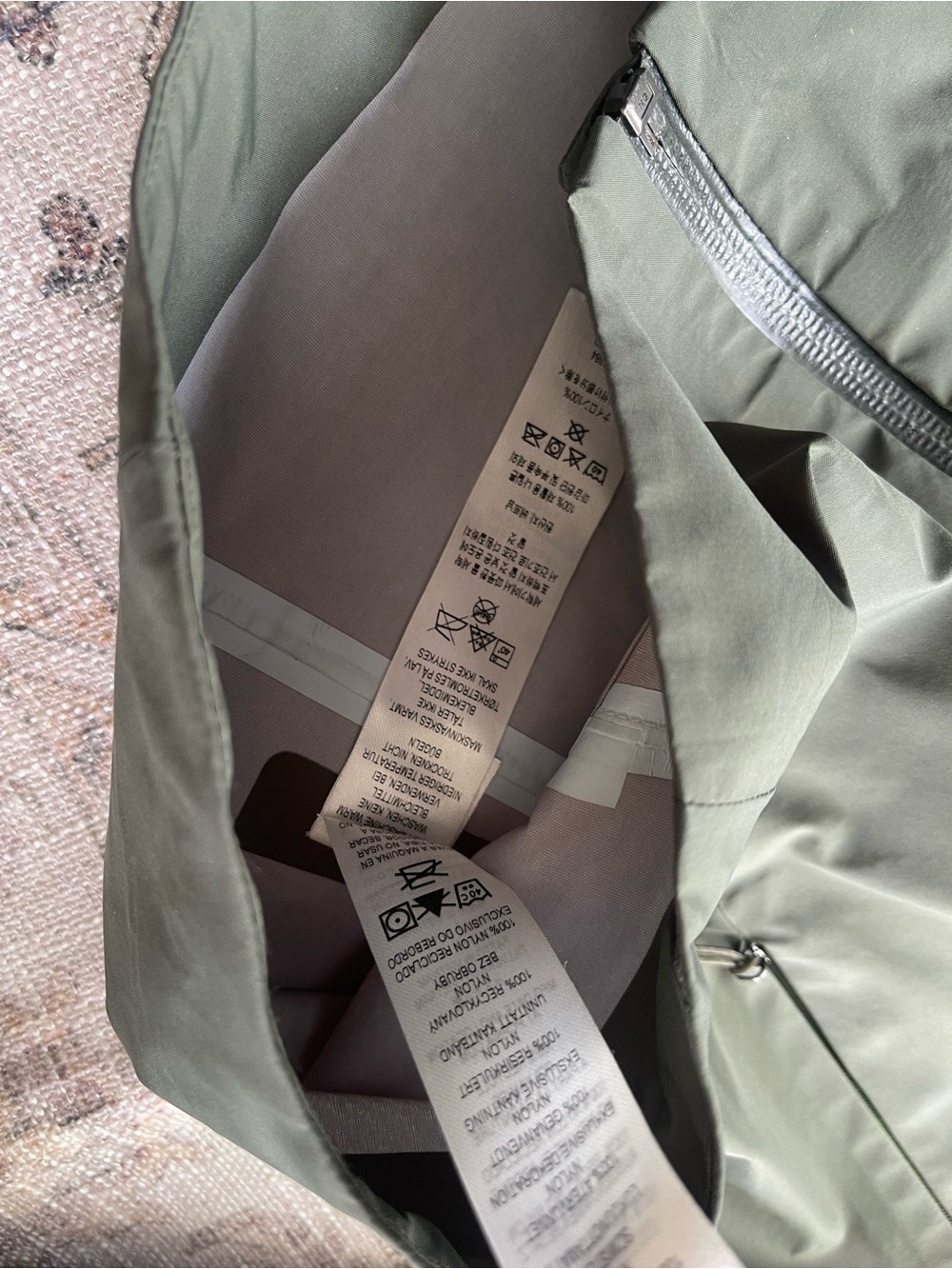 Patagonia Men's Olive Green Raincoat Hooded Shell - Picture 7 of 9